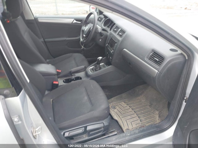 3VW2K7AJ3FM334335 Volkswagen Jetta 2.0l Trendline/2.0l Trendline+