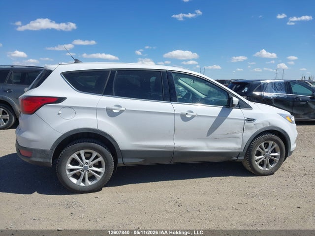Продажа на аукционе авто 2019 Ford Escape Se, vin: 1FMCU9GD7KUC15879, номер лота: 12607840