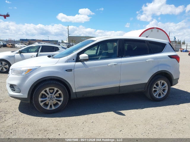 Продажа на аукционе авто 2019 Ford Escape Se, vin: 1FMCU9GD7KUC15879, номер лота: 12607840