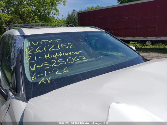 12612152 :رقم المزاد ، 5TDGBRCH4MS525063 vin ، 2021 Toyota Highlander مزاد بيع