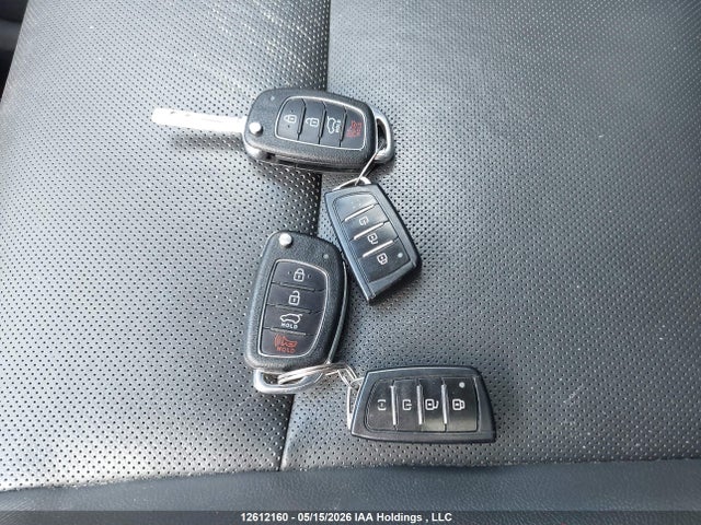 KM8J3CA40HU263653 Hyundai TUCSON SE