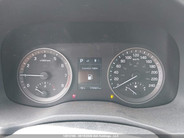 KM8J3CA40HU263653 Hyundai TUCSON SE