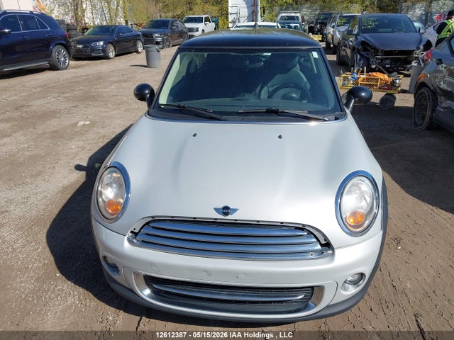 2011 Mini Cooper მანქანა იყიდება აუქციონზე, vin: WMWSU3C50BT252464, აუქციონის ნომერი: 12612387