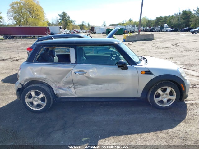 2011 Mini Cooper მანქანა იყიდება აუქციონზე, vin: WMWSU3C50BT252464, აუქციონის ნომერი: 12612387