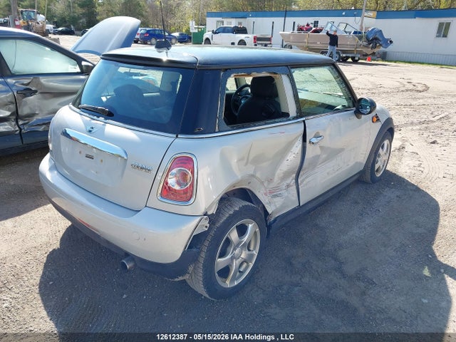 2011 Mini Cooper მანქანა იყიდება აუქციონზე, vin: WMWSU3C50BT252464, აუქციონის ნომერი: 12612387