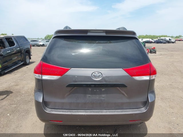 2011 Toyota Sienna V6 7 Passenger მანქანა იყიდება აუქციონზე, vin: 5TDZK3DC1BS144499, აუქციონის ნომერი: 12612433