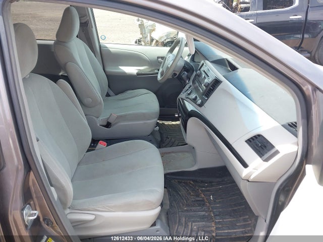 2011 Toyota Sienna V6 7 Passenger მანქანა იყიდება აუქციონზე, vin: 5TDZK3DC1BS144499, აუქციონის ნომერი: 12612433