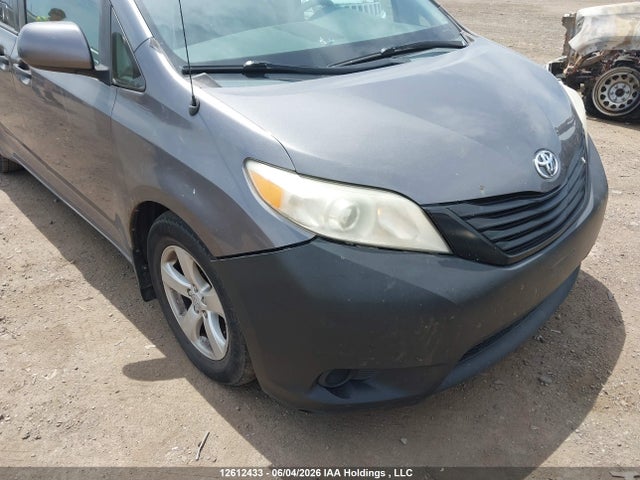 2011 Toyota Sienna V6 7 Passenger მანქანა იყიდება აუქციონზე, vin: 5TDZK3DC1BS144499, აუქციონის ნომერი: 12612433