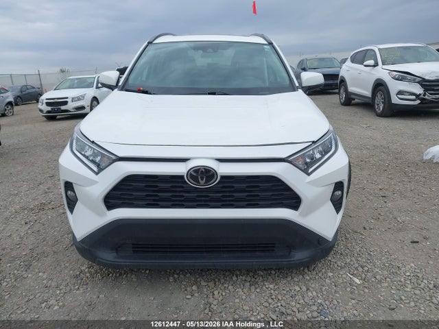 2021 Toyota Rav4 Xle მანქანა იყიდება აუქციონზე, vin: 2T3R1RFV9MC241070, აუქციონის ნომერი: 12612447