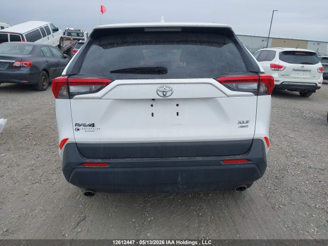 2021 Toyota Rav4 Xle მანქანა იყიდება აუქციონზე, vin: 2T3R1RFV9MC241070, აუქციონის ნომერი: 12612447