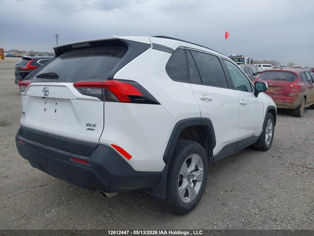 2021 Toyota Rav4 Xle მანქანა იყიდება აუქციონზე, vin: 2T3R1RFV9MC241070, აუქციონის ნომერი: 12612447