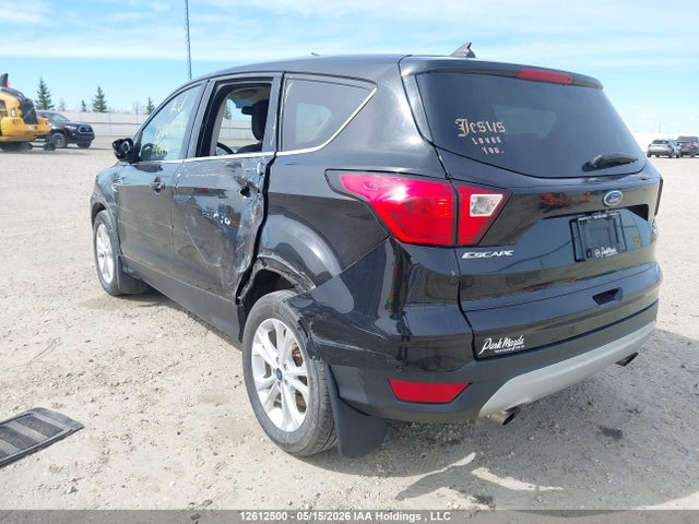 Продажа на аукционе авто 2019 Ford Escape Se, vin: 1FMCU9GD6KUB71616, номер лота: 12612500