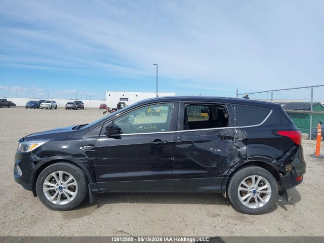 Продажа на аукционе авто 2019 Ford Escape Se, vin: 1FMCU9GD6KUB71616, номер лота: 12612500