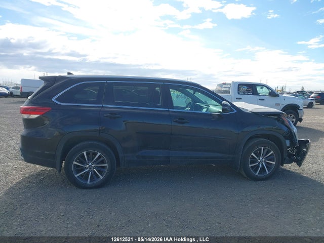 2018 Toyota Highlander Se/xle მანქანა იყიდება აუქციონზე, vin: 5TDJZRFHXJS527022, აუქციონის ნომერი: 12612521