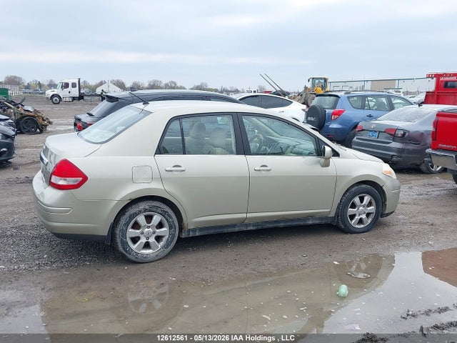 2007 Nissan Versa 1.8s მანქანა იყიდება აუქციონზე, vin: 3N1BC11E47L427097, აუქციონის ნომერი: 12612561