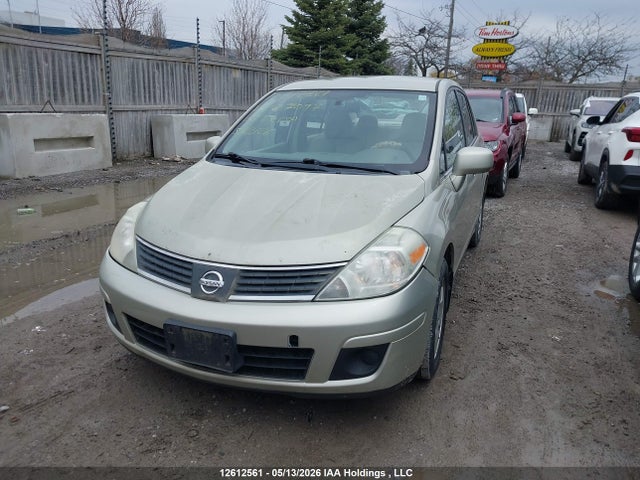 2007 Nissan Versa 1.8s მანქანა იყიდება აუქციონზე, vin: 3N1BC11E47L427097, აუქციონის ნომერი: 12612561
