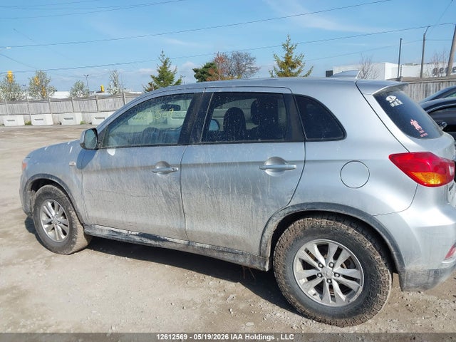 JA4AJ3AU0KU602522 Mitsubishi RVR SE