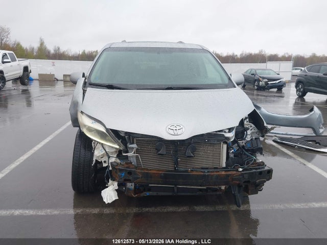 5TDDK3DC9FS099912 Toyota Sienna Xle/limited