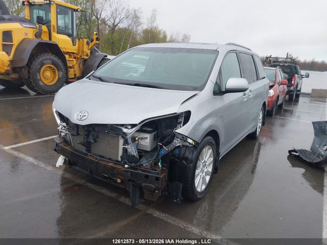 5TDDK3DC9FS099912 Toyota Sienna Xle/limited