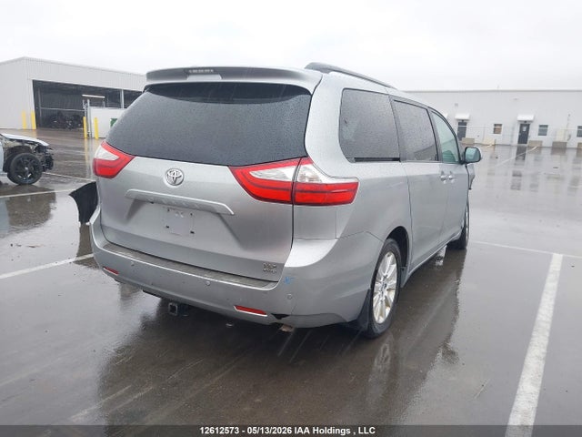 5TDDK3DC9FS099912 Toyota Sienna Xle/limited