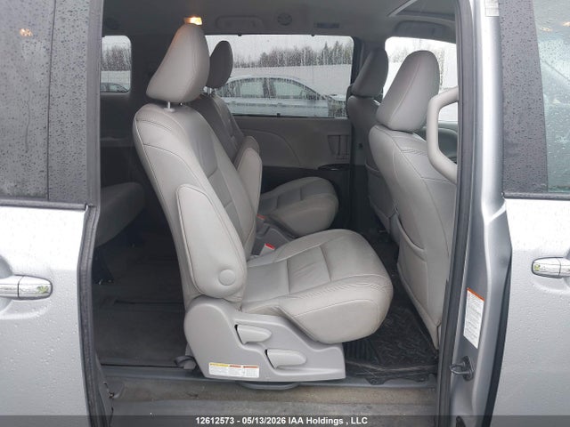 5TDDK3DC9FS099912 Toyota Sienna Xle/limited