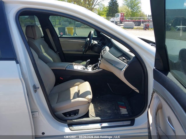 2011 Bmw 550i Xdrive მანქანა იყიდება აუქციონზე, vin: WBAFU9C56BC783298, აუქციონის ნომერი: 12612581