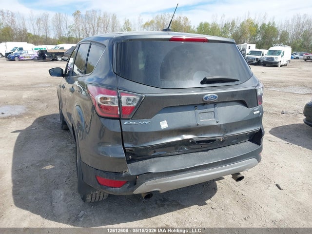 1FMCU0GD4HUA43718 Ford ESCAPE SE
