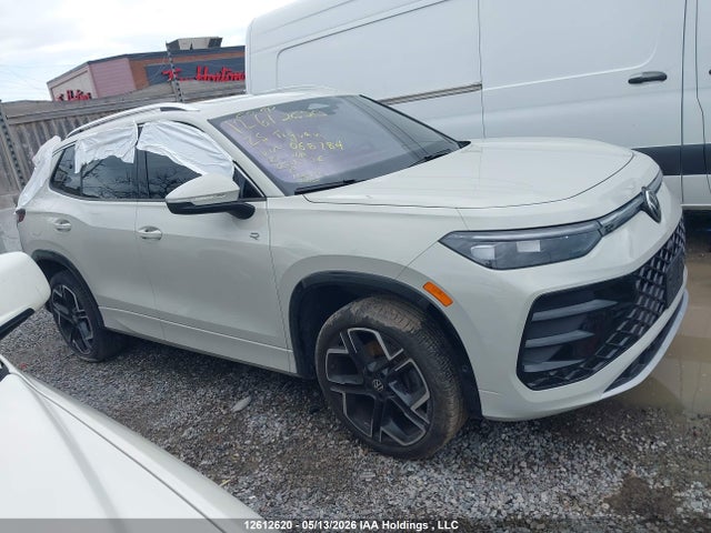 2025 Volkswagen Tiguan Highline R-line მანქანა იყიდება აუქციონზე, vin: 3VVLR7RM9SM068784, აუქციონის ნომერი: 12612620