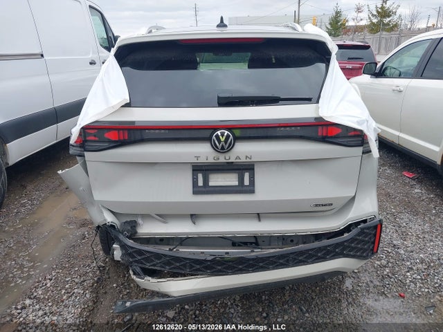 2025 Volkswagen Tiguan Highline R-line მანქანა იყიდება აუქციონზე, vin: 3VVLR7RM9SM068784, აუქციონის ნომერი: 12612620