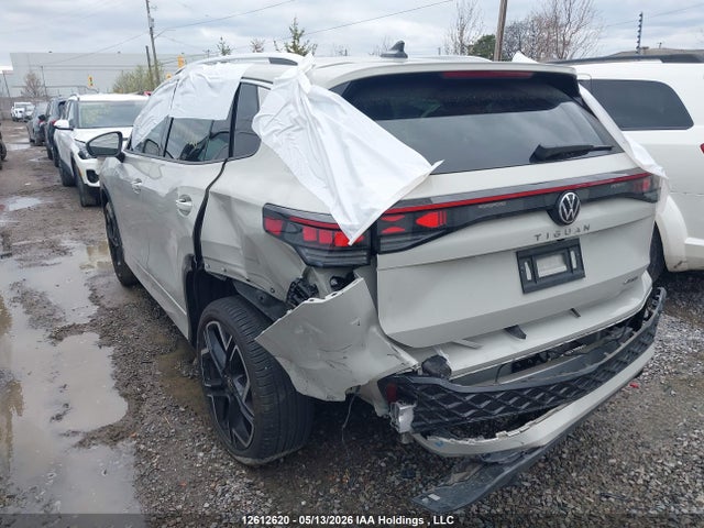 2025 Volkswagen Tiguan Highline R-line მანქანა იყიდება აუქციონზე, vin: 3VVLR7RM9SM068784, აუქციონის ნომერი: 12612620