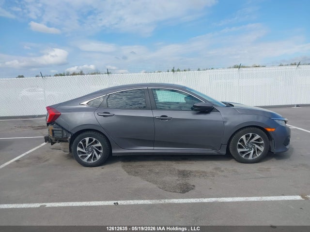 12612635 :رقم المزاد ، 2HGFC2F85HH038360 vin ، 2017 Honda Civic مزاد بيع