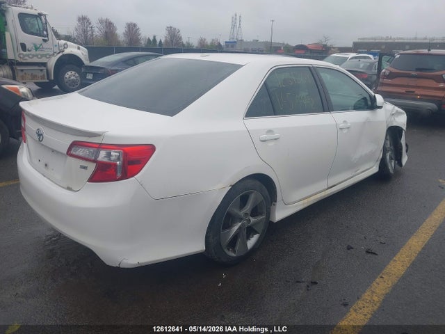 12612641 :رقم المزاد ، 4T1BF1FK1CU577442 vin ، 2012 Toyota Camry Se مزاد بيع