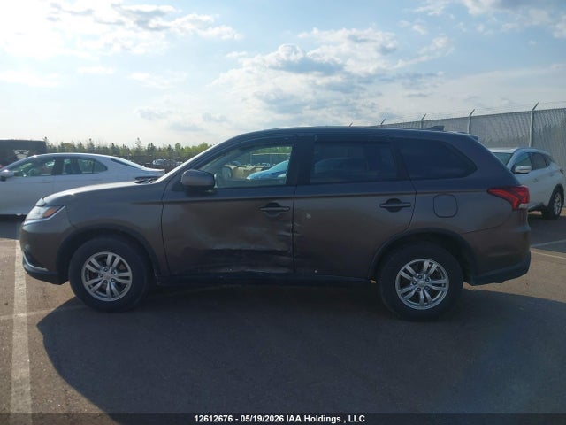 2019 Mitsubishi Outlander Es მანქანა იყიდება აუქციონზე, vin: JA4AZ2A31KZ606611, აუქციონის ნომერი: 12612676