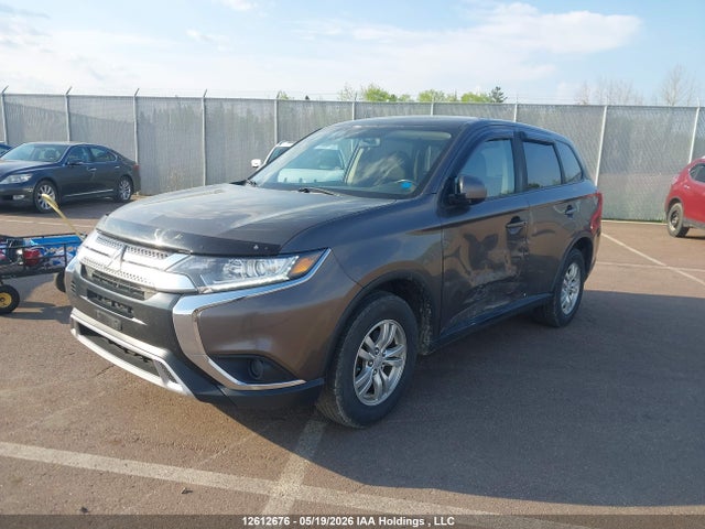 2019 Mitsubishi Outlander Es მანქანა იყიდება აუქციონზე, vin: JA4AZ2A31KZ606611, აუქციონის ნომერი: 12612676