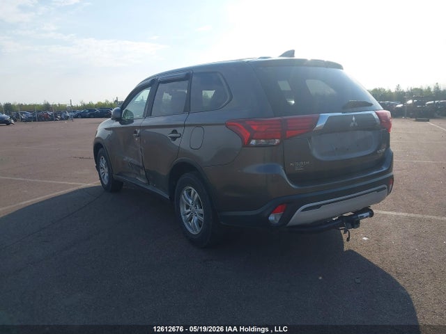 2019 Mitsubishi Outlander Es მანქანა იყიდება აუქციონზე, vin: JA4AZ2A31KZ606611, აუქციონის ნომერი: 12612676