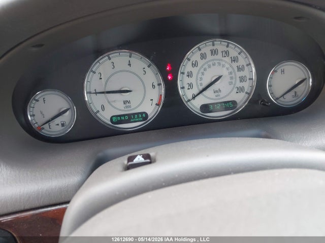 12612690 :رقم المزاد ، 2C3HE66G21H526191 vin ، 2001 Chrysler 300m مزاد بيع