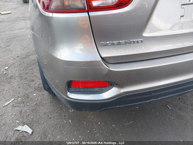 5XYPG4A33KG547805 KIA Sorento 2.4l Lx