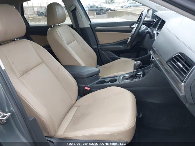 Продаж на аукціоні авто 2019 Volkswagen Jetta Sel, vin: 3VWE57BU6KM211247, номер лоту: 12612709