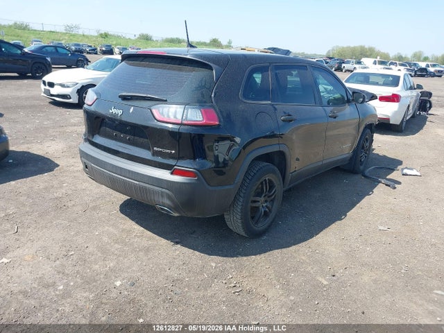 1C4PJLAX2KD428740 Jeep Cherokee Sport