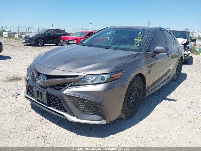 12612829 :رقم المزاد ، 4T1K31AK3NU040526 vin ، 2022 Toyota Camry Hybrid مزاد بيع
