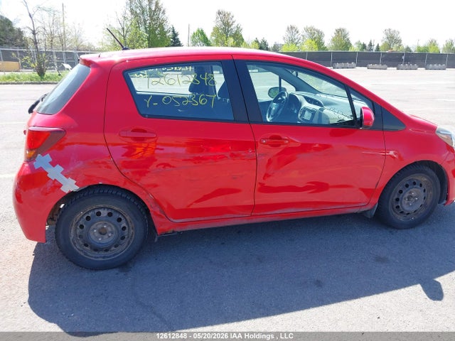 2015 Toyota Yaris Le მანქანა იყიდება აუქციონზე, vin: VNKKTUD38FA052367, აუქციონის ნომერი: 12612848
