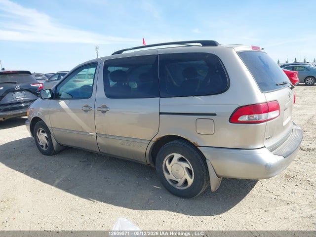 12609571 :رقم المزاد ، 4T3ZF13C62U502401 vin ، 2002 Toyota Sienna Le V6 مزاد بيع