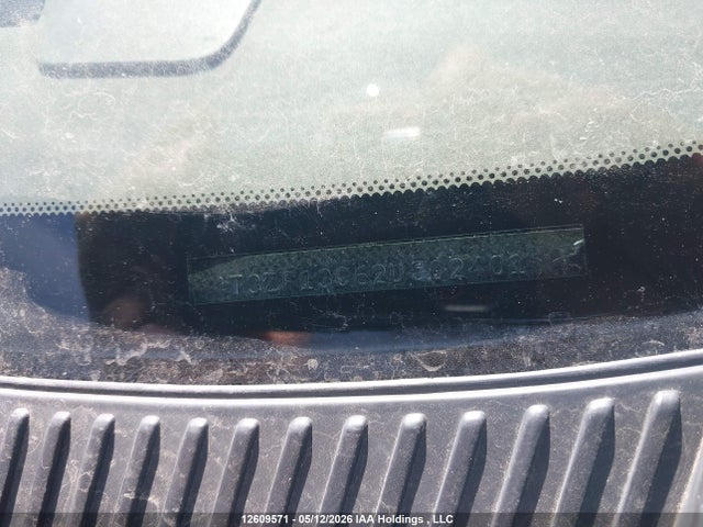 12609571 :رقم المزاد ، 4T3ZF13C62U502401 vin ، 2002 Toyota Sienna Le V6 مزاد بيع