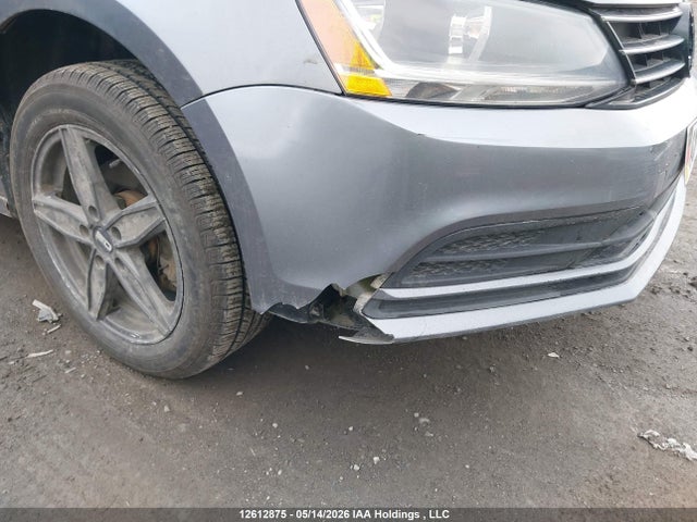 12612875 :رقم المزاد ، 3VWB67AJXHM333478 vin ، 2017 Volkswagen Jetta Se مزاد بيع