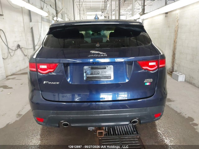 Jaguar F-pace R - Sport 2018 SADCL2FX0JA259527 Image 17