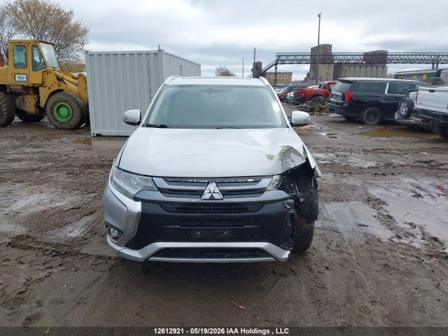 JA4J24A53JZ616220 Mitsubishi Outlander Se/gt