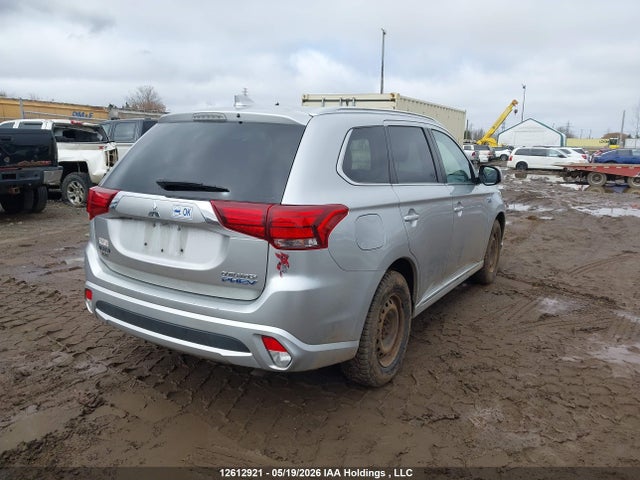 JA4J24A53JZ616220 Mitsubishi Outlander Se/gt