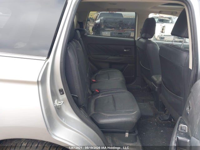 JA4J24A53JZ616220 Mitsubishi Outlander Se/gt