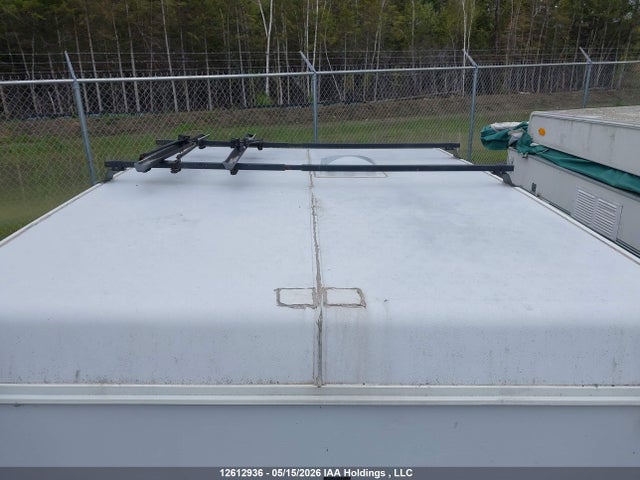 1998 Rockwood Travel Trailer მანქანა იყიდება აუქციონზე, vin: 4X4CFM413WD054796, აუქციონის ნომერი: 12612936