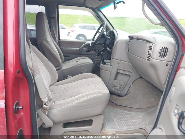 12612951 :رقم المزاد ، 1GKDM19W8YB501144 vin ، 2000 Gmc Safari Sl/sle/slt مزاد بيع